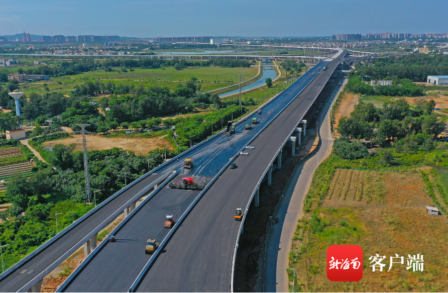 原创组图g15沈海高速海口段开始铺设沥青将于今年年底建成通车