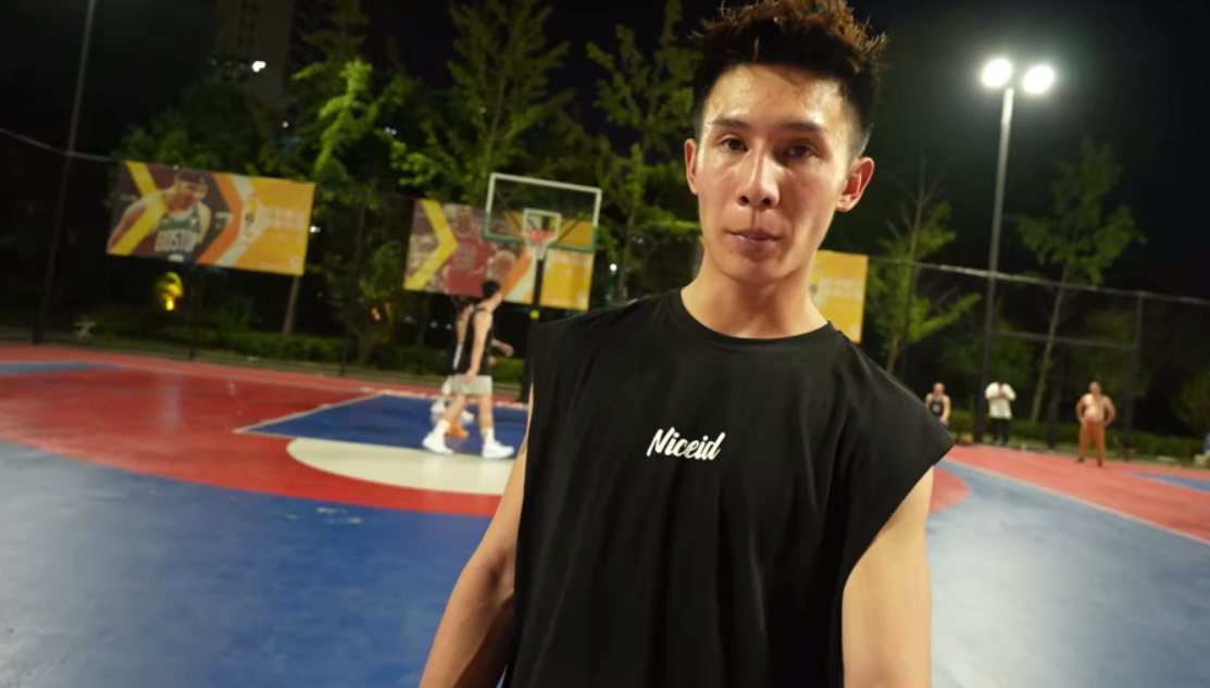 集梦会长牌面十足诚邀美娜解说篮球嘉年华赵若霖心生佩服