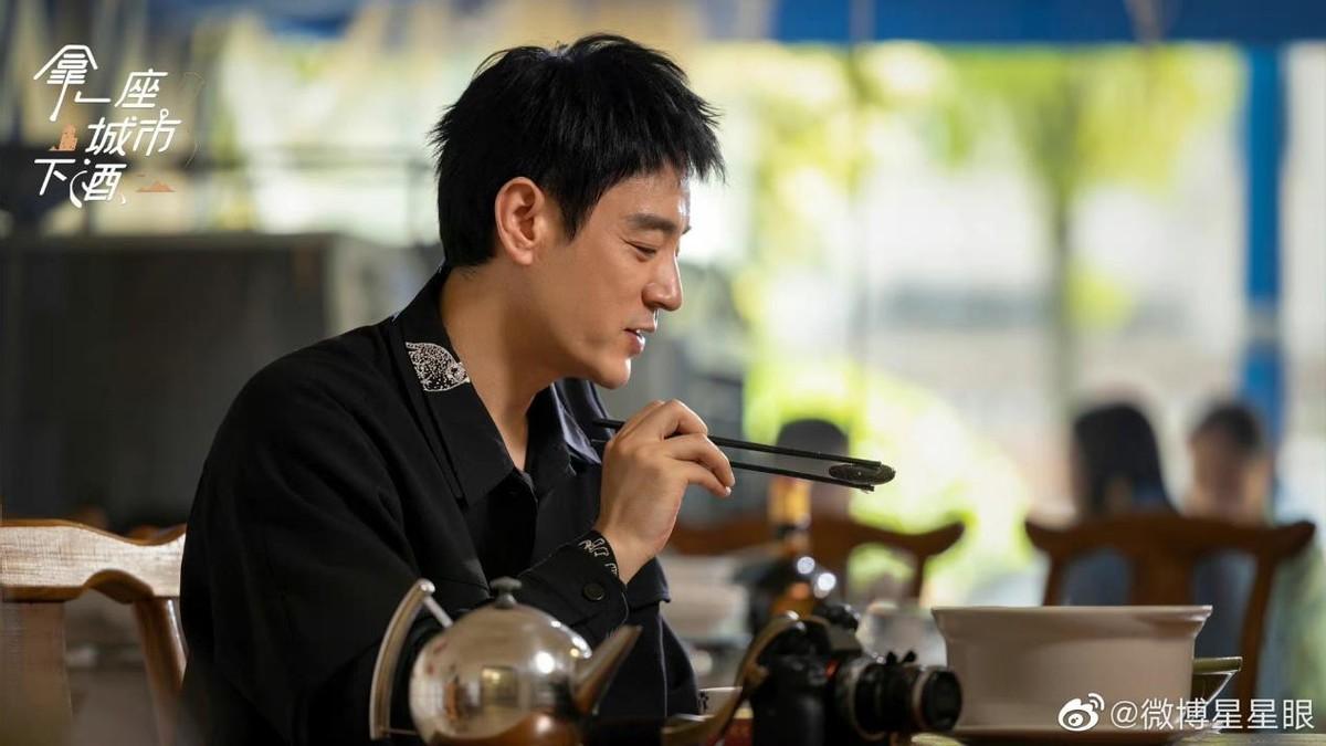 李光洁比摄影师还会拍,镜头里的细节好有市井感!这综艺请对了人休闲区蓝鸢梦想 - Www.slyday.coM 李光洁比摄影师还会拍,镜头里的细节好有市井感!这综艺请对了人休闲区蓝鸢梦想 - Www.slyday.coM