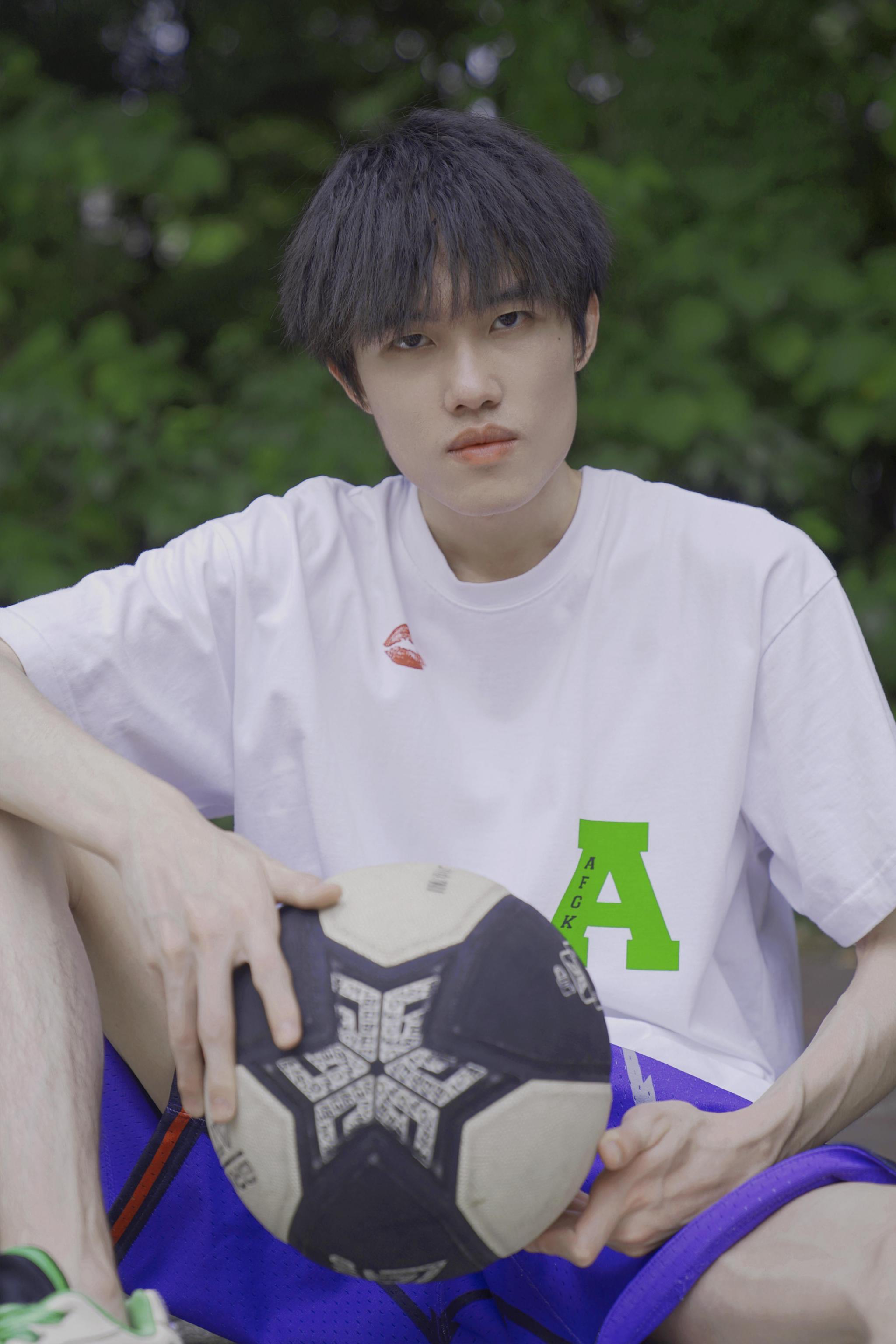 陈创鑫(id:小新)希望能与强队交手.