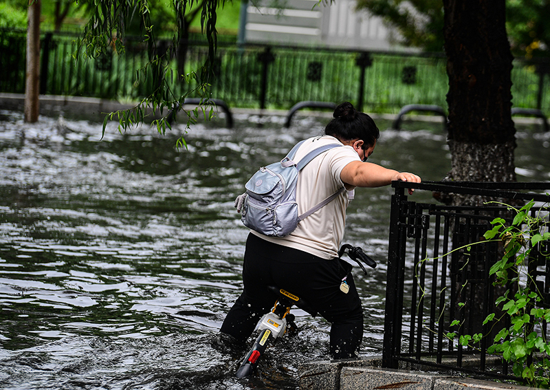 暴雨不断、堤坝溃口，辽宁今年汛情为何如此严峻？