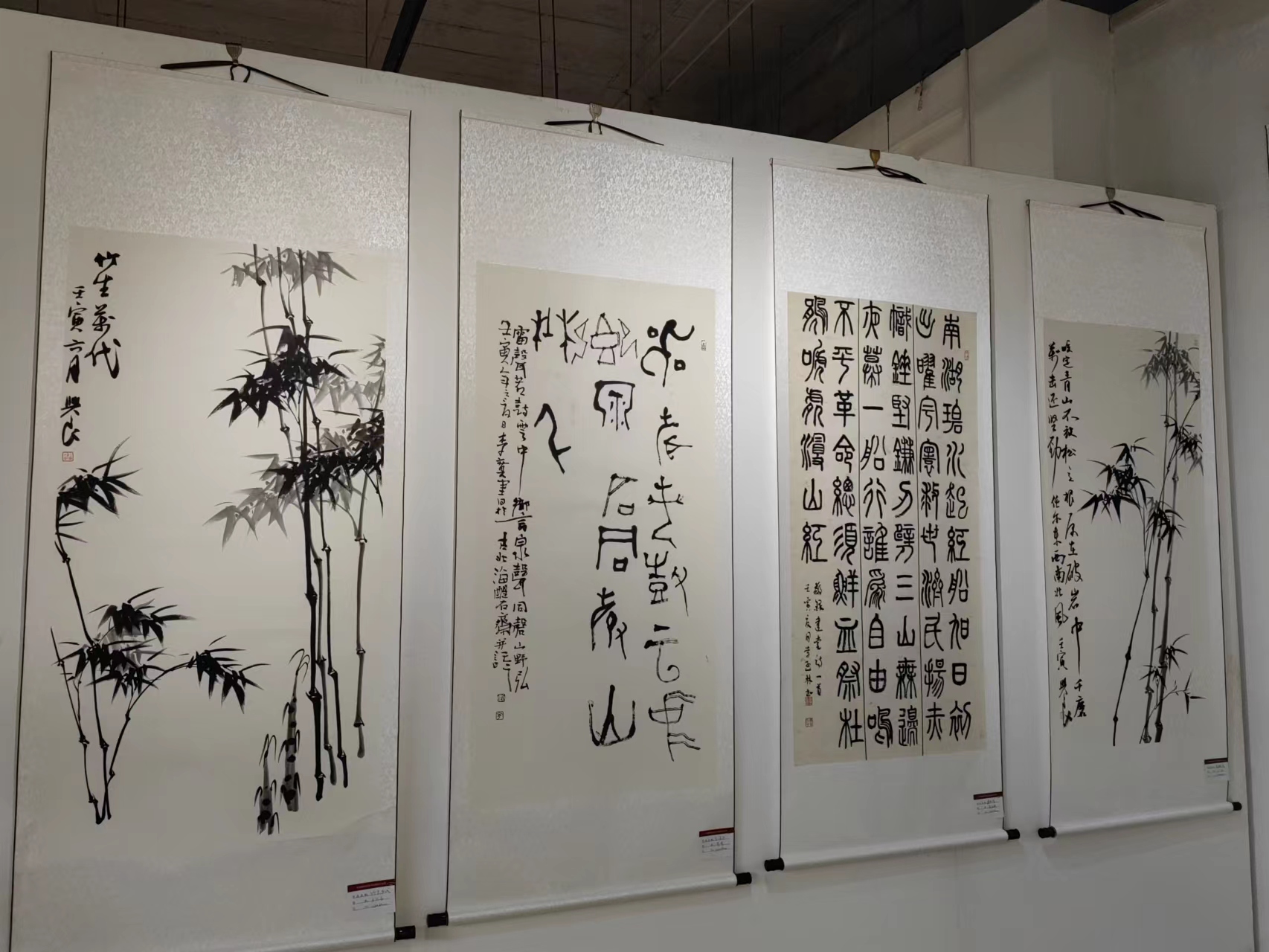 参展作者名单:胡振民,陈虹,戴清民,万忠林,孙本胜,文忠民,韩忠学