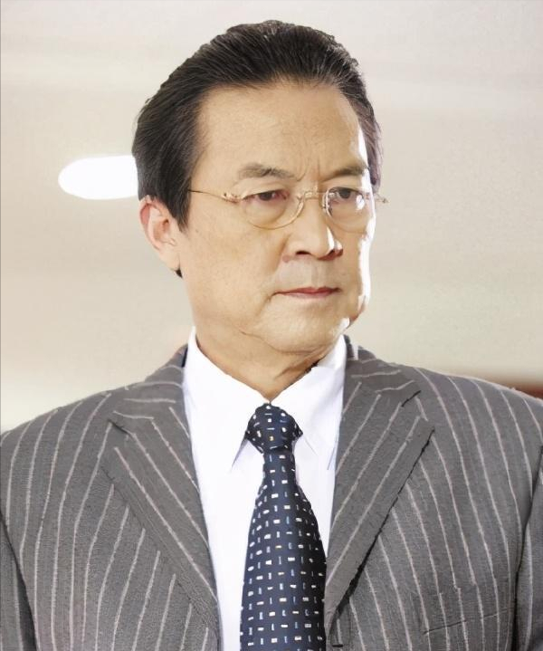 在他们班里,除了黄达亮,还有郑梅平,孙栋光,邱慈煦,第二年,17