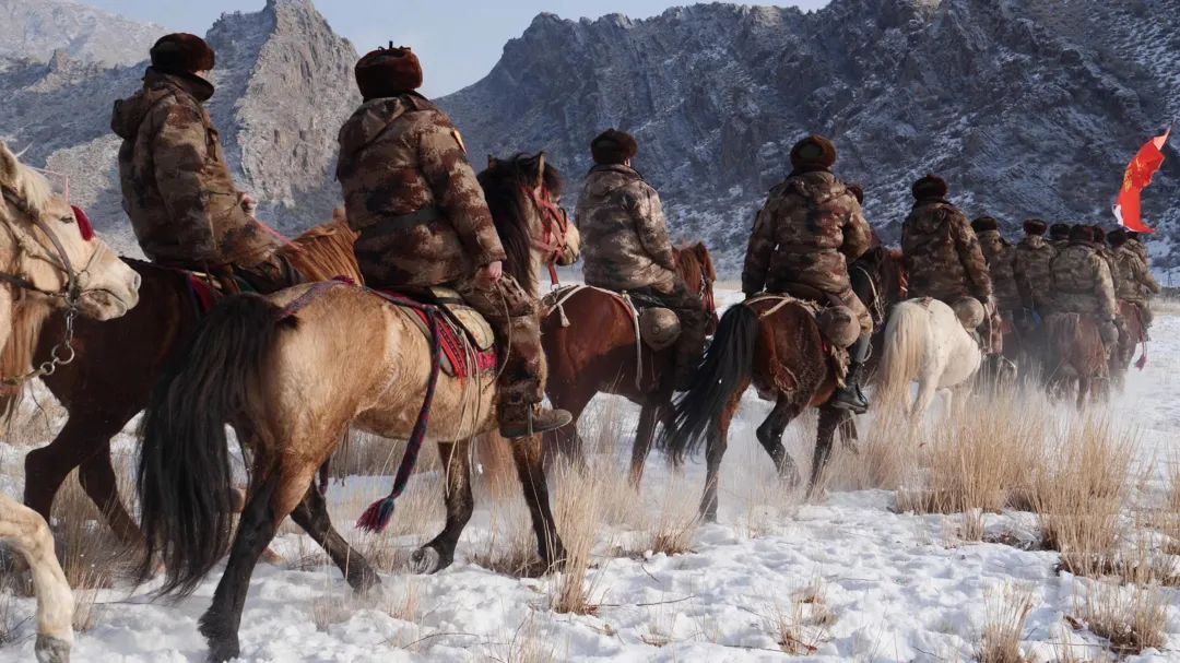 ▲骑兵连在巡逻。  新疆拜城县融媒体中心供图