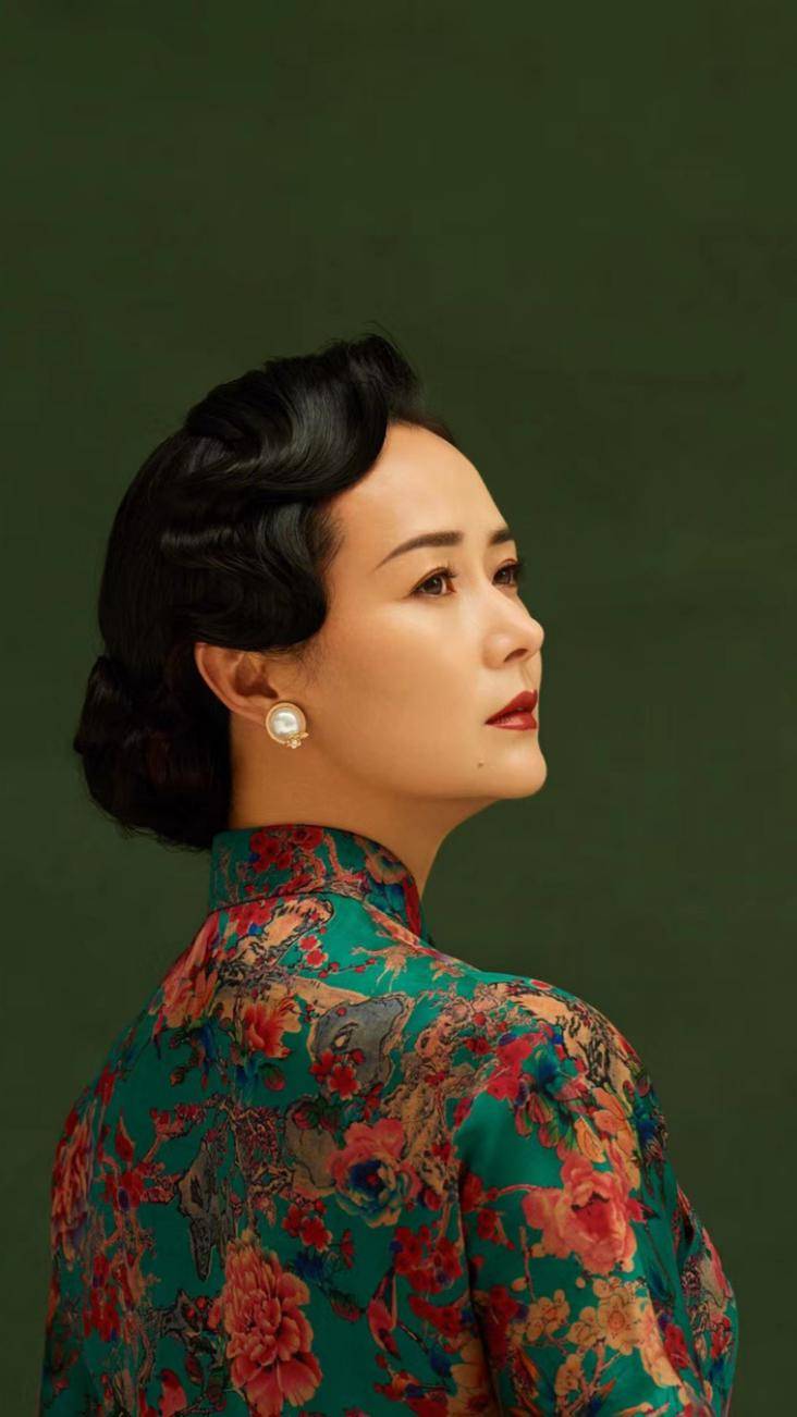 电视剧富春山居杀青陈依莎化身八卦女王