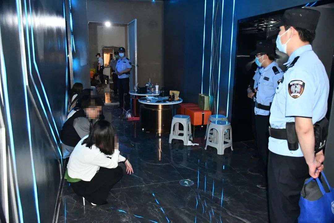 KTV陪侍能否过夜？_详解服务边界与法律风险