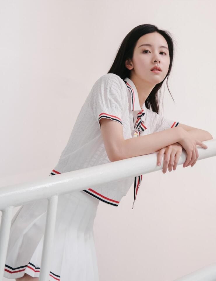 陈都灵学生装造型你让你心动的最美学姐么