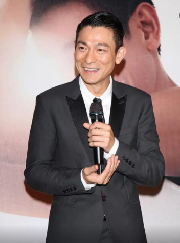 EXO无视天王颁奖，滑跪认错饱受诟病，刘德华的影响力到底有多大休闲区蓝鸢梦想 - Www.slyday.coM