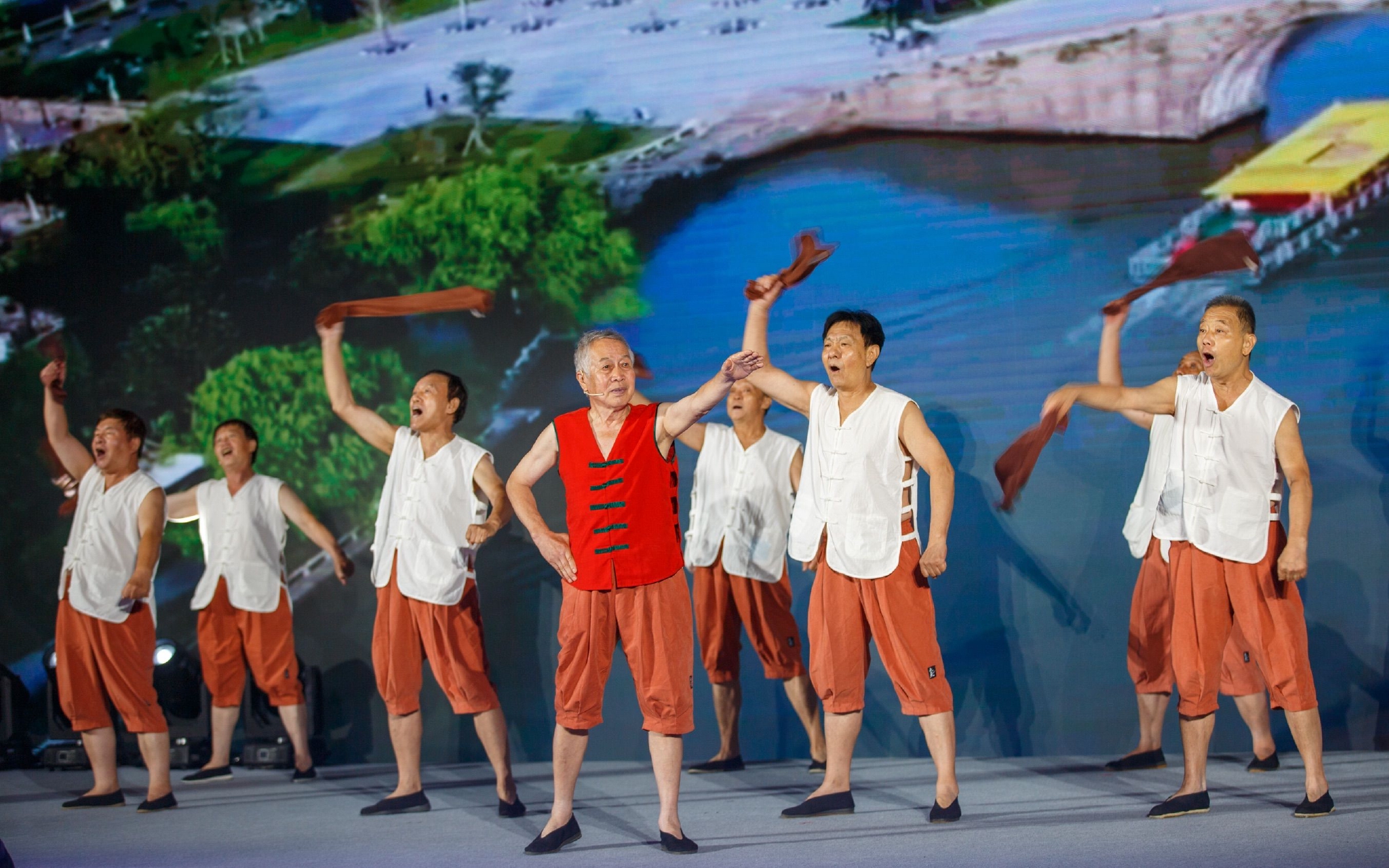 开幕式表演《运河船工号子》.新京报记者 王子诚 摄