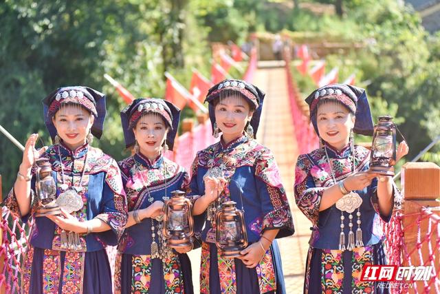 唱桑植民歌 会四海宾朋“张家界顶踏歌行”网络主题宣传活动暨第二届武陵山片区山歌王争霸赛桑植站开幕休闲区蓝鸢梦想 - Www.slyday.coM