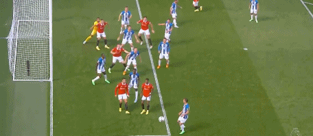 曼联制造麦考利斯特乌龙。