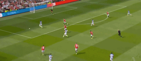 格罗斯后点推射，为布莱顿进球。