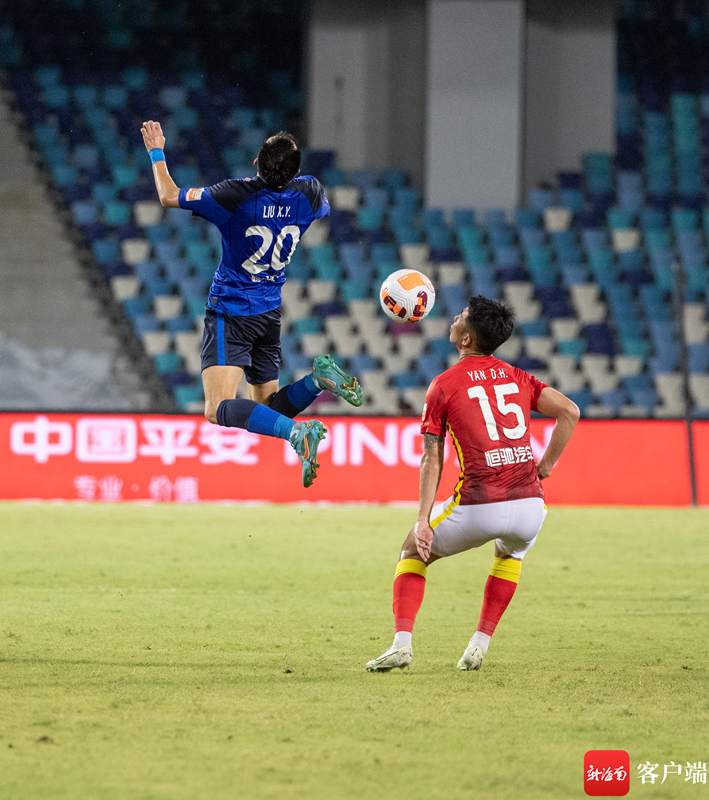 直击中超海口赛区 沧州雄狮队2:0战胜广州队|刘洋|足球|中超_新浪新闻