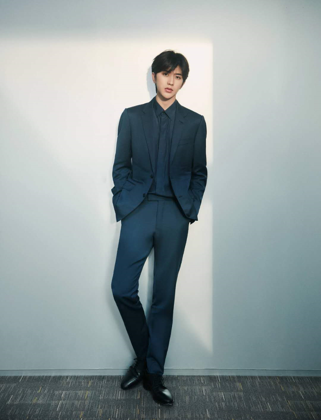 身高超过一米八,体重才120斤的5位男星,为了上镜比女明星还瘦__财经