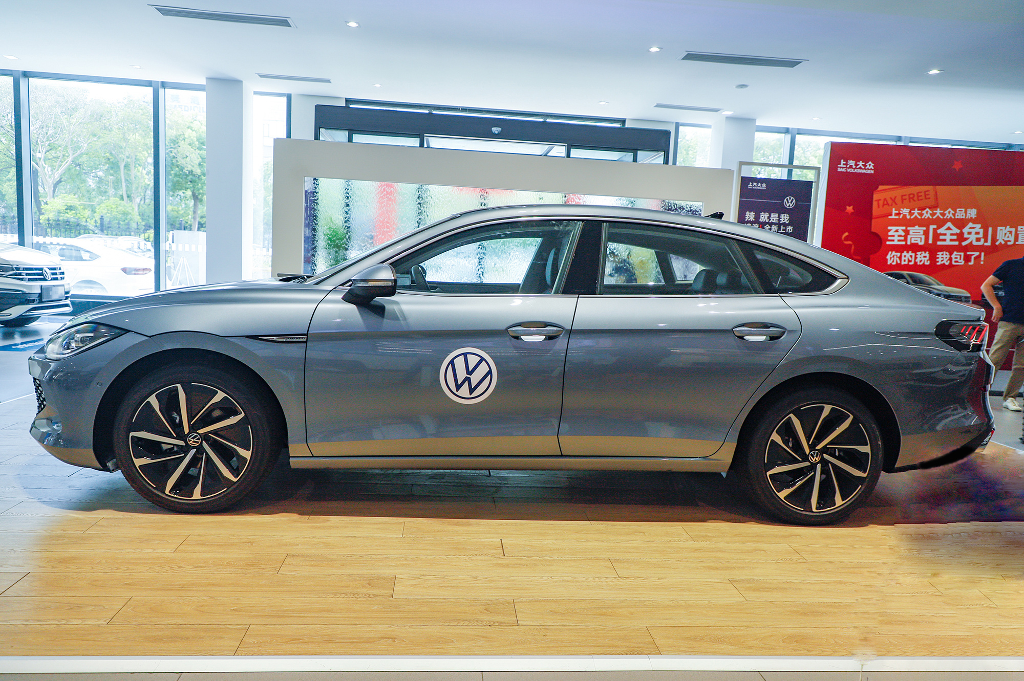 上汽大众凌渡l探店实拍落地价最低15万元左右