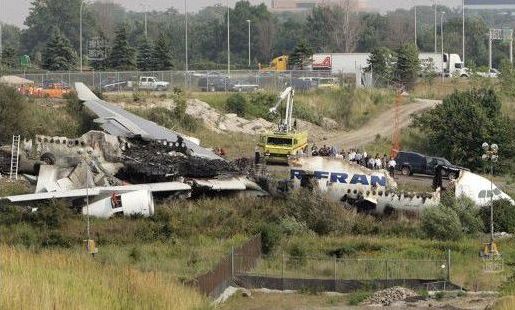 飞机上无人生还;1996年一架波音747和一架伊尔76在德里上空迎面相撞