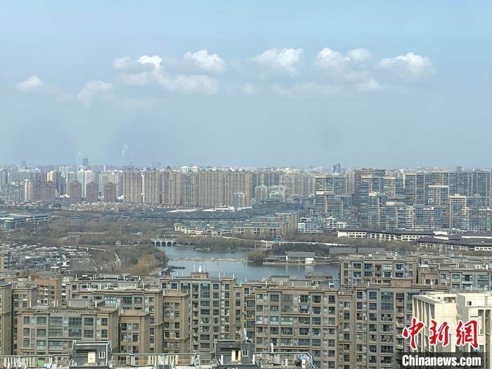 资料图:位于西安市南郊的众多商品房楼盘。 张一辰 摄