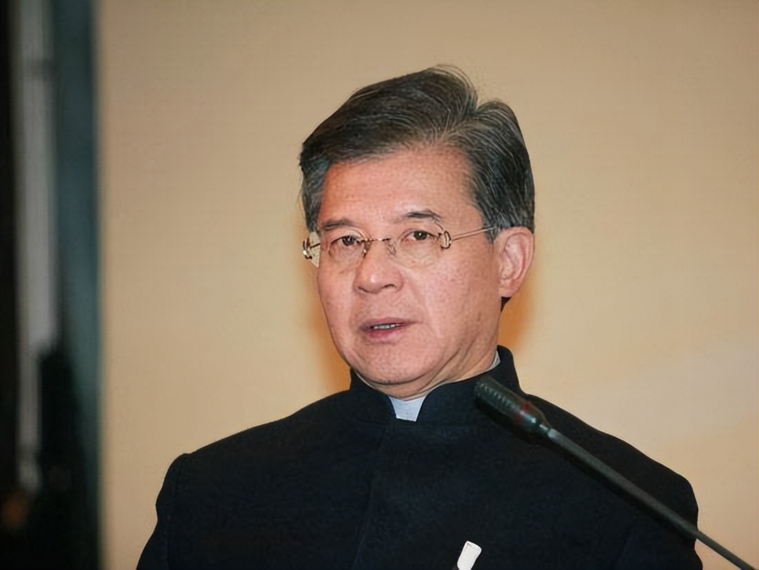百亿豪门罗康瑞家族:父亲结婚儿子没出现,儿子结婚父亲也没出现