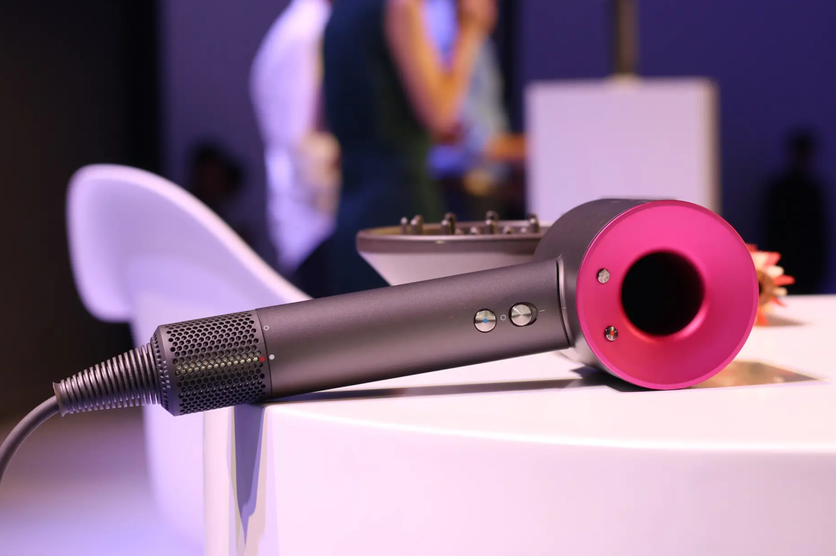 挑战戴森吹风机！国产“徕芬”深受欢迎，销量是最好的说明！休闲区蓝鸢梦想 - Www.slyday.coM