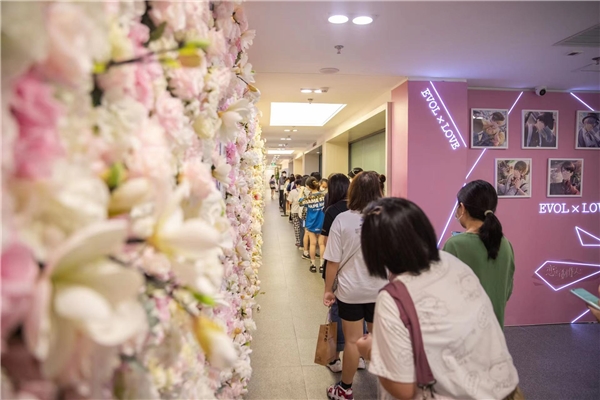 《恋与制作人》x天坛联动：年轻人与文化传承的“双向奔赴”休闲区蓝鸢梦想 - Www.slyday.coM