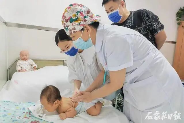 母乳喂养 妈妈送给宝宝的第一份礼物——“世界母乳喂养宣传周”探访休闲区蓝鸢梦想 - Www.slyday.coM