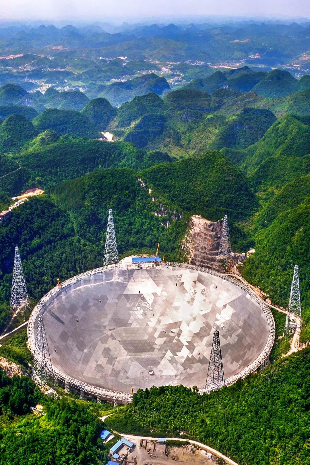 摄影 / 李宁爽爽的夏日贵州,火热的人间生活上天入地观奇崛山水,探访