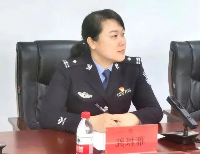 王海鸥同志代表市局党委对龚琳雅同志在衡阳市女子看守所的表现给予了