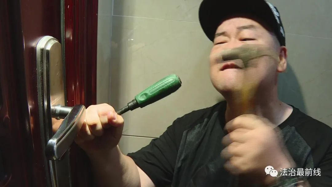 家门口有人鬼鬼祟祟转悠？这几个细节，你一定要注意！休闲区蓝鸢梦想 - Www.slyday.coM