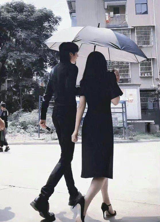 刘涛与小12岁的刘宇宁演情侣,撑伞对视又甜休闲区蓝鸢梦想 - Www.slyday.coM 刘涛与小12岁的刘宇宁演情侣,撑伞对视又甜休闲区蓝鸢梦想 - Www.slyday.coM