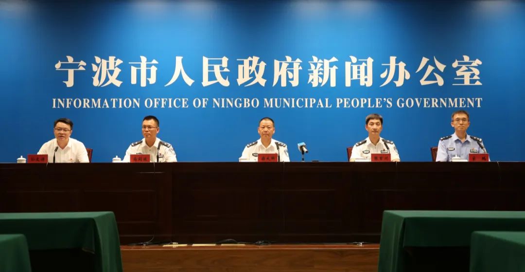 卢鸿瑜/摄现场发布市公安局党委委员,副局长柴大科介绍相关情况↓夏季