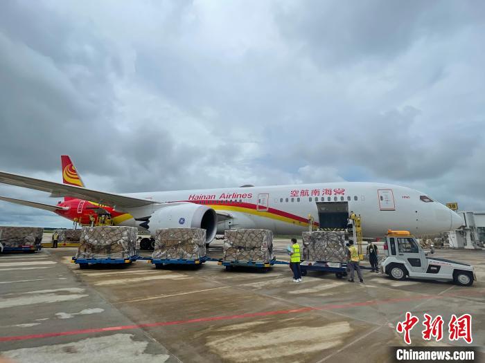 海南启动鲜活农产品应急航空运输保障机制 近2亿尾虾苗顺利出岛休闲区蓝鸢梦想 - Www.slyday.coM
