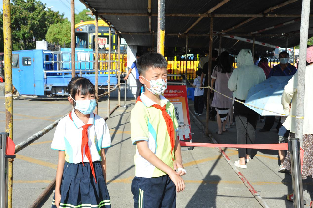 高淳淳溪滨湖小学三年三班开展 文明有宁携手同行 核酸检测志愿服务活动 小学 新冠肺炎 新浪新闻