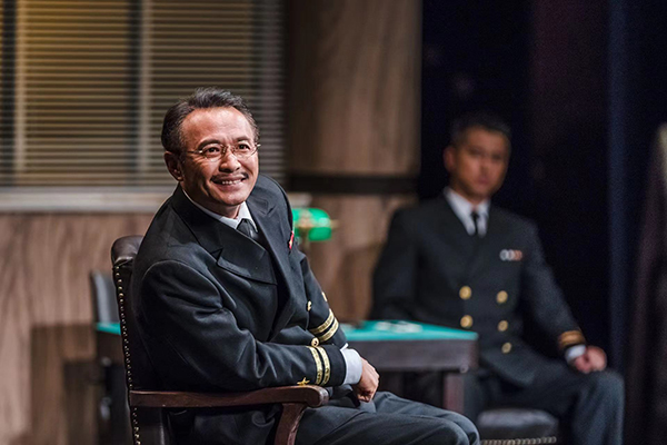 《哗变》剧照 丁志诚饰演军中的精神病医生伯德