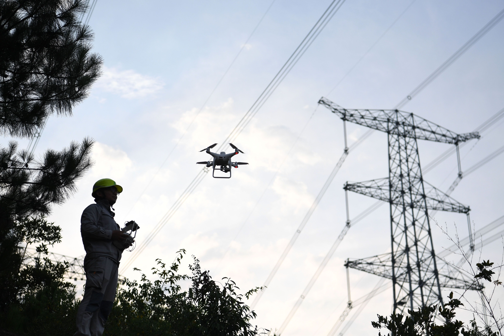 智能巡检护航"电力动脉"安全迎峰|安徽省|巡检|无人机_新浪新闻