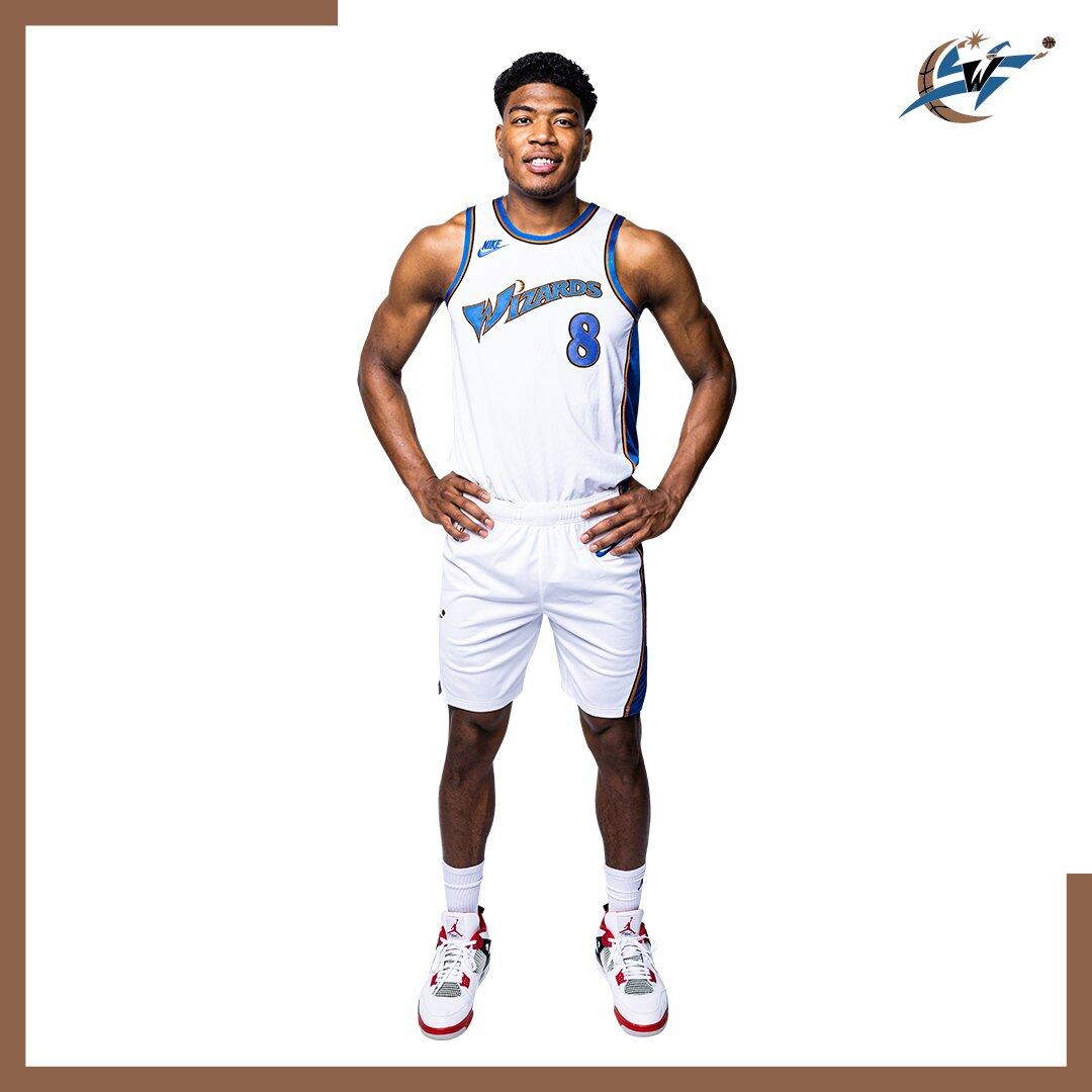 奇才官方公布25周年纪念款球衣|奇才|新赛季_新浪新闻