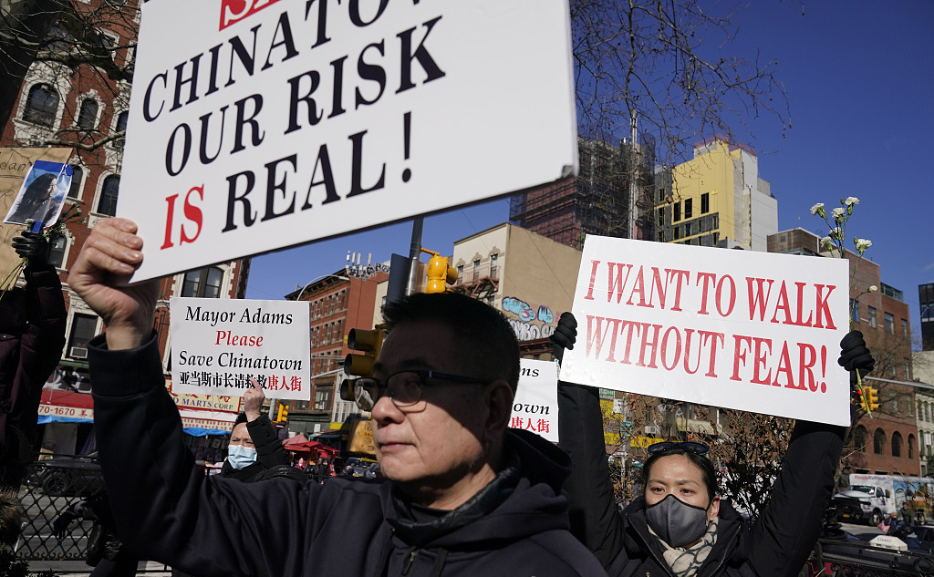 当地时间2022年2月14日，美国纽约曼哈顿唐人街，当地亚裔爆发反仇恨亚裔大游行。