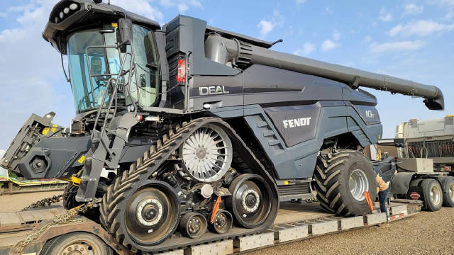 德国最顶尖的农机巨无霸创新驾驶取消方向盘