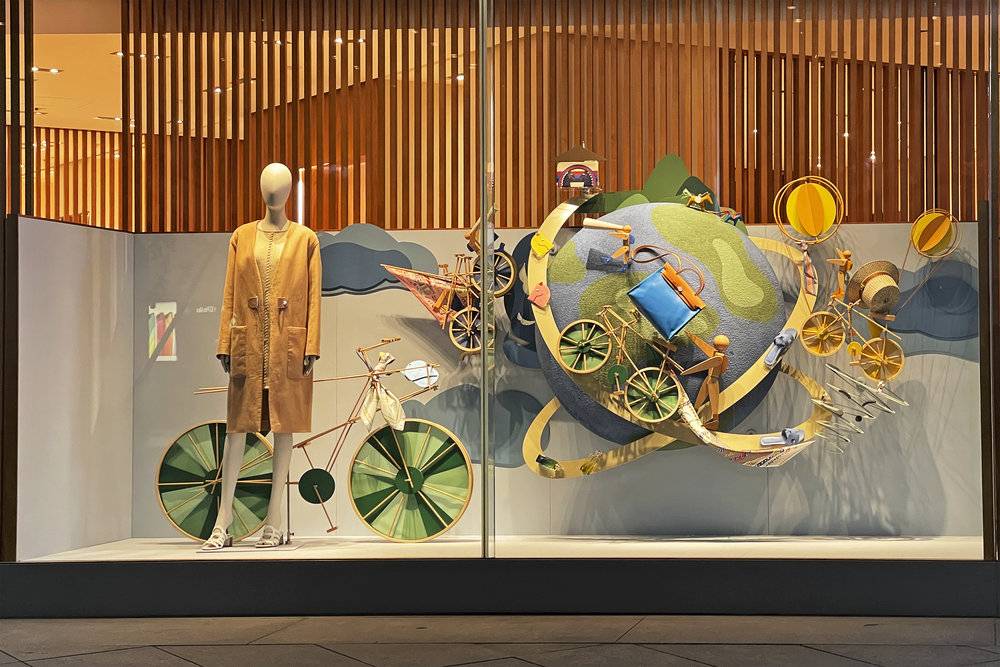 skp购物中心,爱马仕专卖店低碳环保主题橱窗布景.