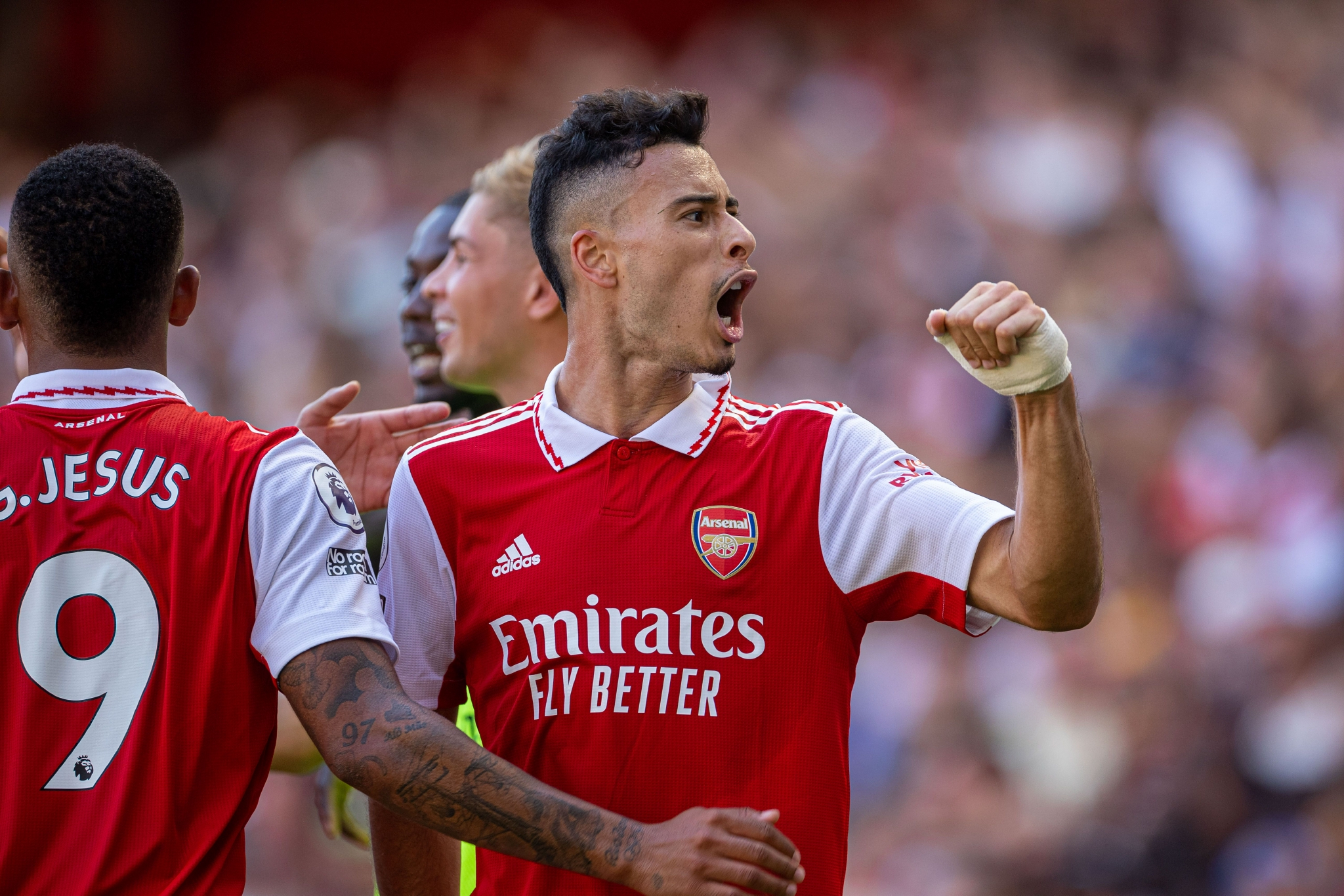 足球英超阿森纳胜莱斯特城