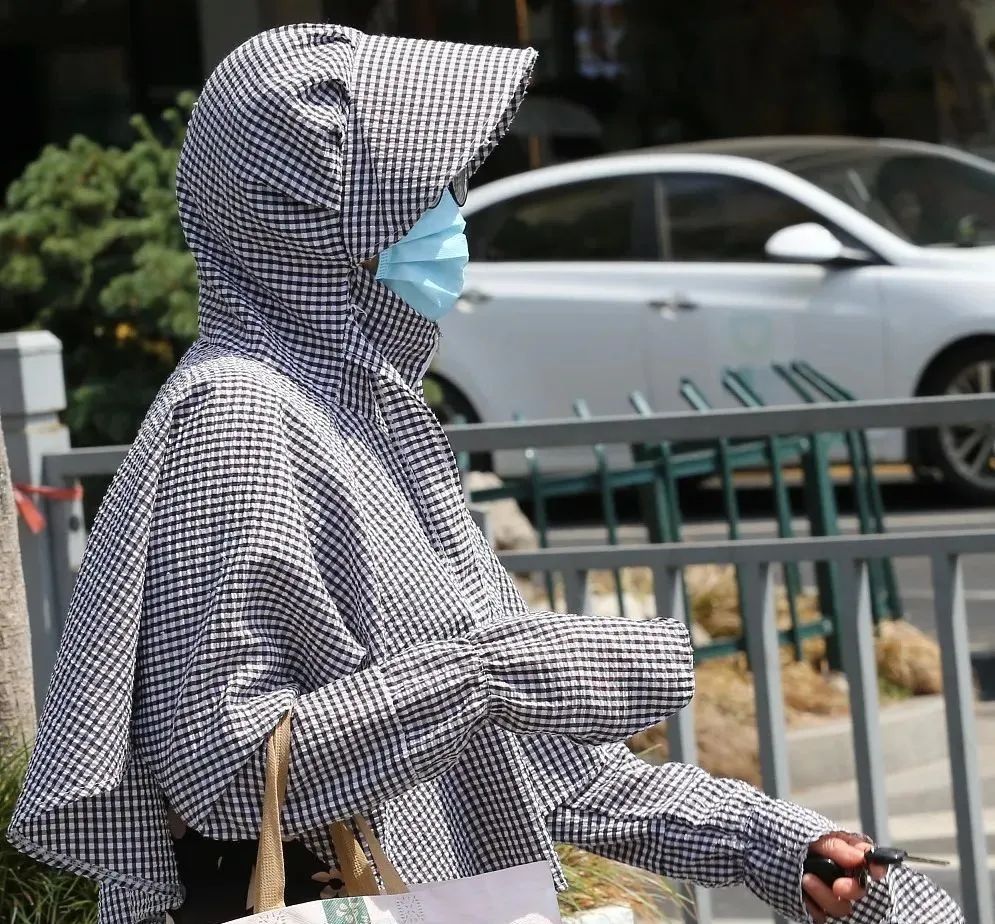 △8月13日，江苏南京持续烧烤天气。（视觉中国）