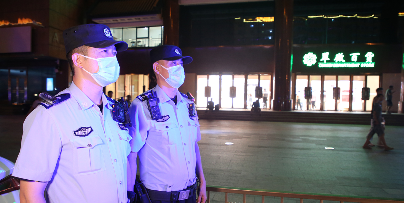 见警察见警灯见警车海淀商圈密集场所夜巡行动来了