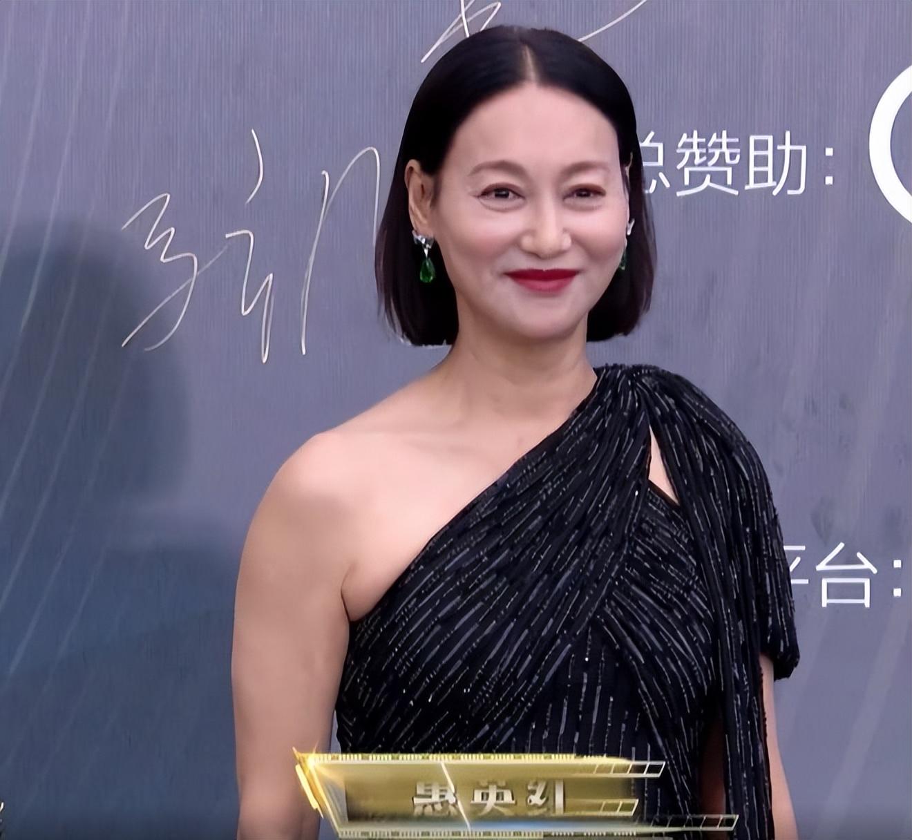 电影之夜红毯生图:刘亦菲高定裙发福,李冰冰状态佳,王一博帅气休闲区蓝鸢梦想 - Www.slyday.coM 电影之夜红毯生图:刘亦菲高定裙发福,李冰冰状态佳,王一博帅气休闲区蓝鸢梦想 - Www.slyday.coM