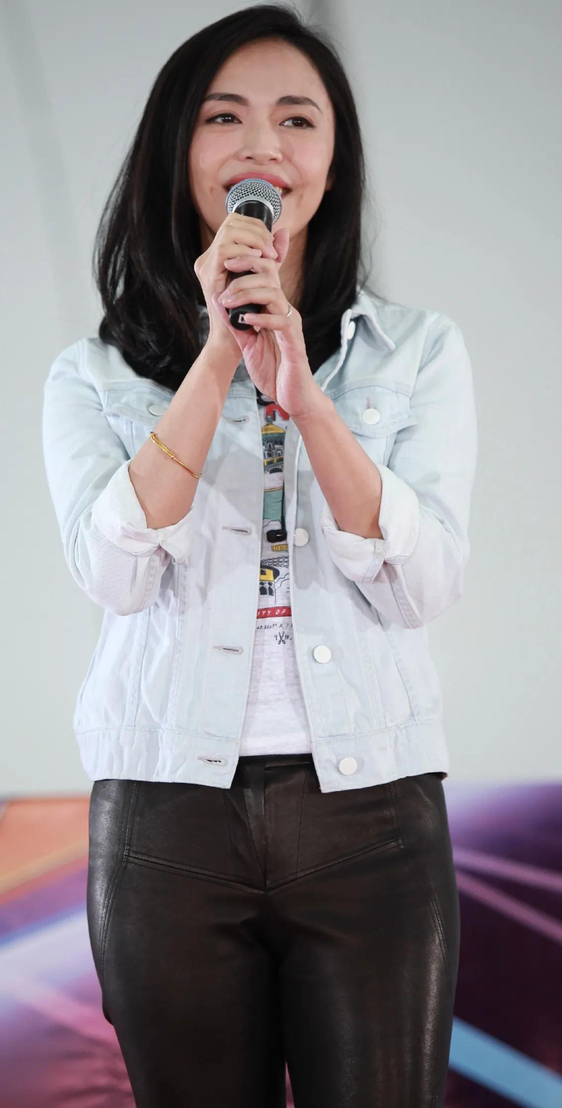 姚晨,唐艺昕,张蓝心等等,都在前几期的节目里相继登场,真人秀虽然只是