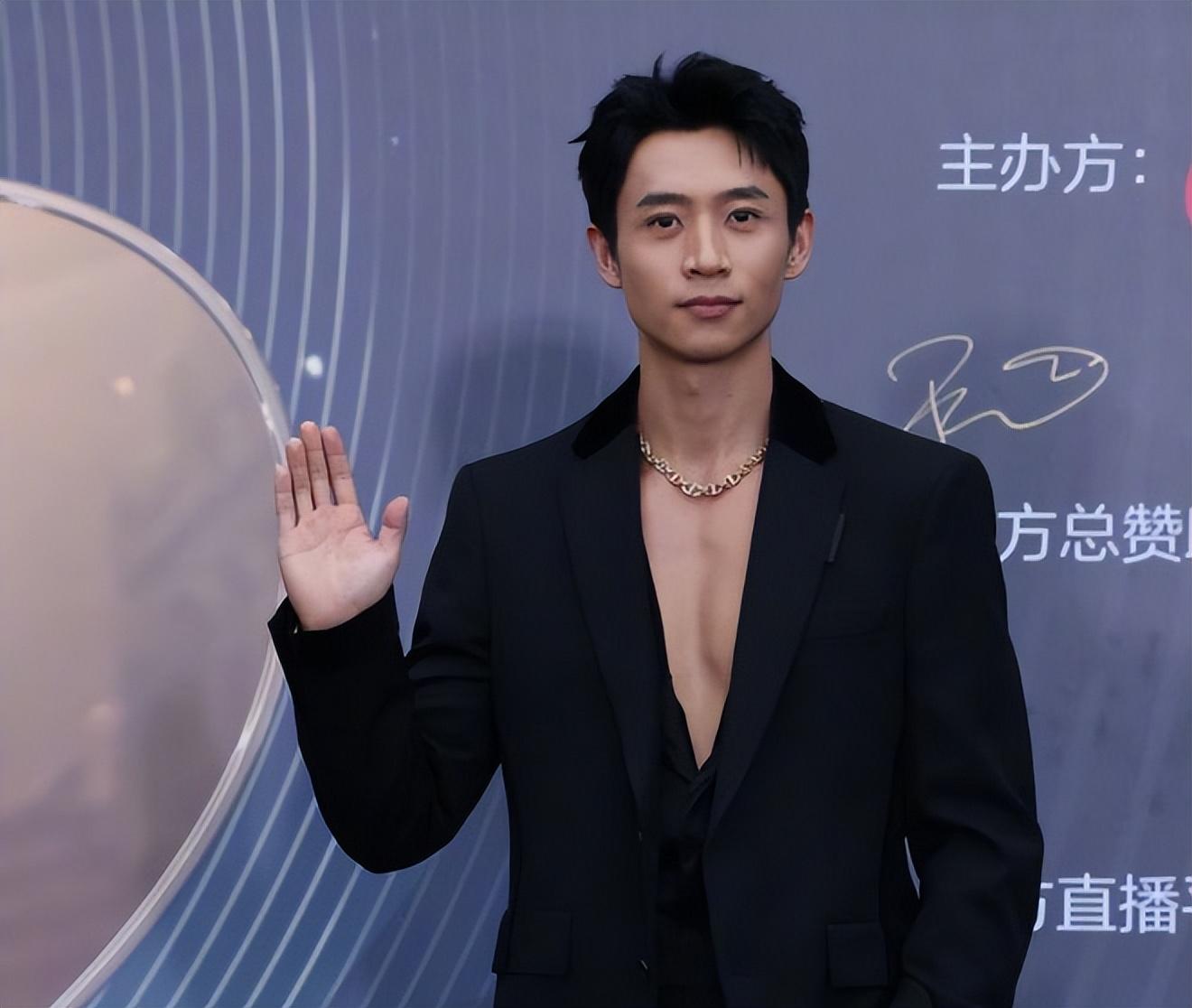 电影之夜红毯生图:刘亦菲高定裙发福,李冰冰状态佳,王一博帅气休闲区蓝鸢梦想 - Www.slyday.coM 电影之夜红毯生图:刘亦菲高定裙发福,李冰冰状态佳,王一博帅气休闲区蓝鸢梦想 - Www.slyday.coM