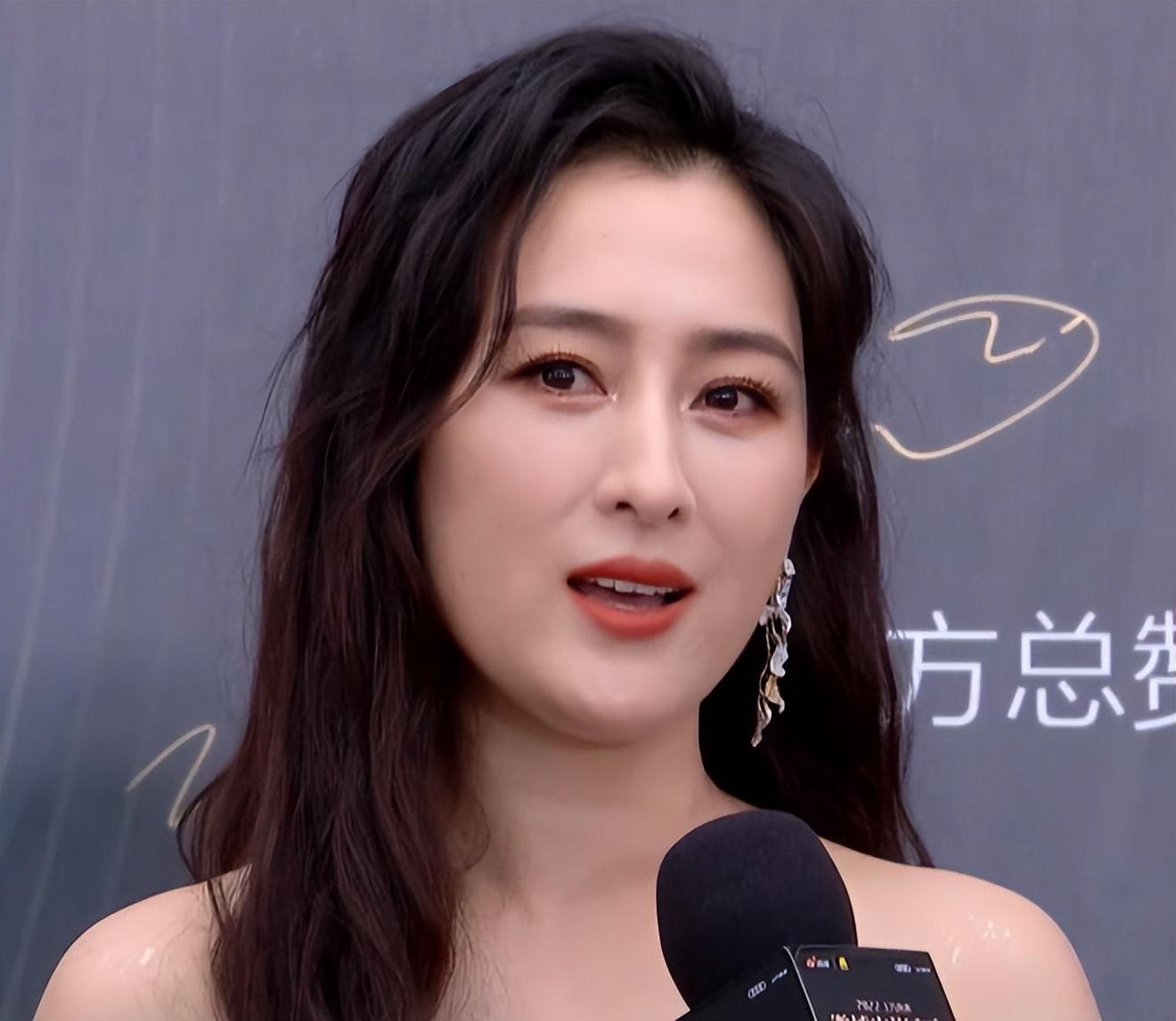 电影之夜红毯生图:刘亦菲高定裙发福,李冰冰状态佳,王一博帅气休闲区蓝鸢梦想 - Www.slyday.coM 电影之夜红毯生图:刘亦菲高定裙发福,李冰冰状态佳,王一博帅气休闲区蓝鸢梦想 - Www.slyday.coM