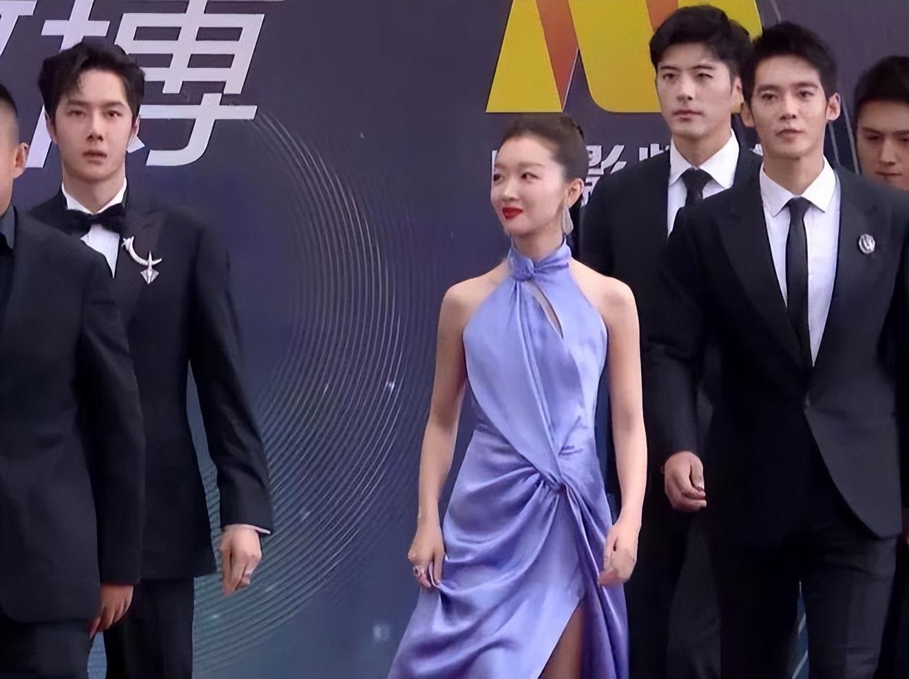 电影之夜红毯生图:刘亦菲高定裙发福,李冰冰状态佳,王一博帅气休闲区蓝鸢梦想 - Www.slyday.coM 电影之夜红毯生图:刘亦菲高定裙发福,李冰冰状态佳,王一博帅气休闲区蓝鸢梦想 - Www.slyday.coM