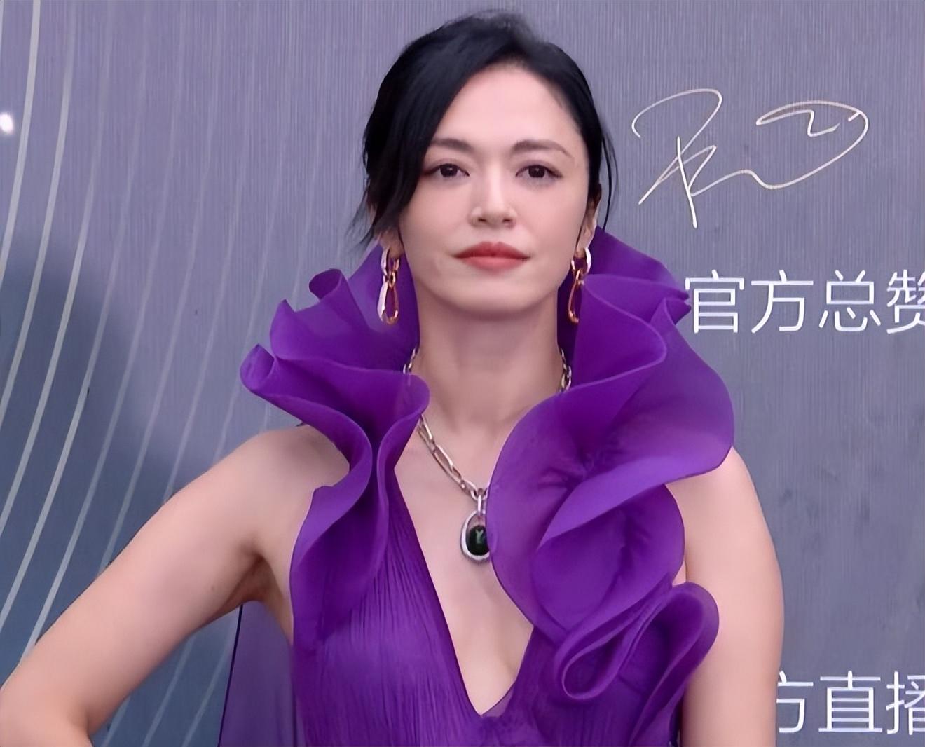 电影之夜红毯生图:刘亦菲高定裙发福,李冰冰状态佳,王一博帅气休闲区蓝鸢梦想 - Www.slyday.coM 电影之夜红毯生图:刘亦菲高定裙发福,李冰冰状态佳,王一博帅气休闲区蓝鸢梦想 - Www.slyday.coM