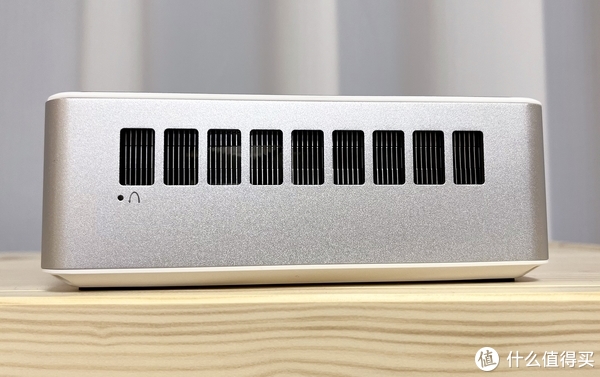 4K显示器的好搭档，迷你办公机的新选择，实测MINISFORUM TH50准系统长时间运行不发烫不发热！休闲区蓝鸢梦想 - Www.slyday.coM