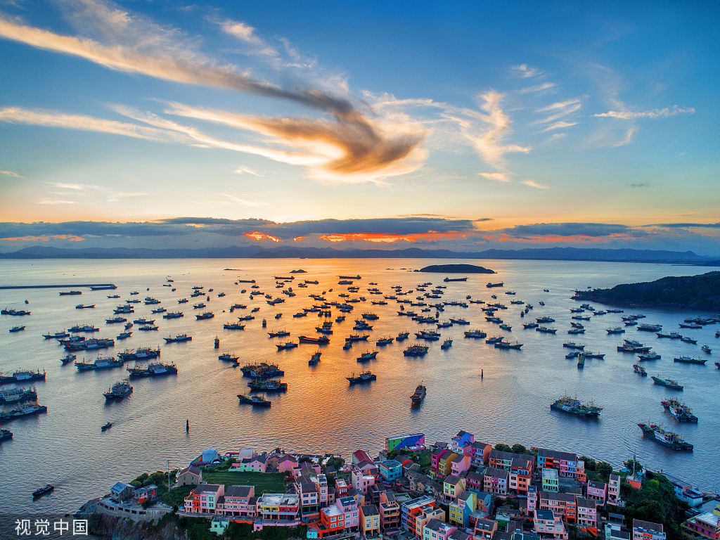 2019年7月31日,浙江台州,温岭石塘渔港,开渔在即千帆泊港整装待发.