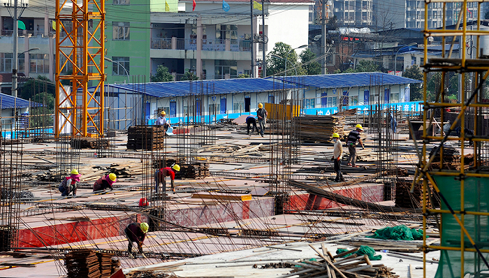 贵州省仁怀市苍龙街道的仁怀市易地扶贫搬迁产业基础设施项目工地施工